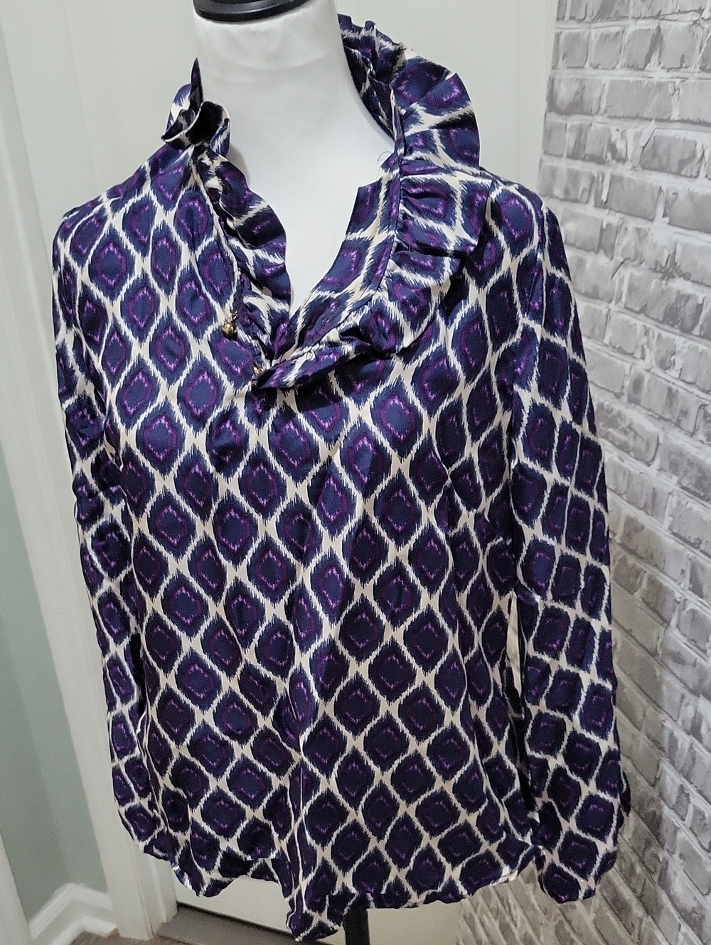 Elizabeth McKay Navy & Purple lkat Ruffle Collar Silk Blouse Sz 8, Quiet Luxury
